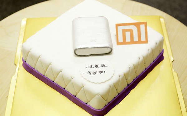 小米 10400mAh 银色版移动电源销量破千万，将推周年纪念版